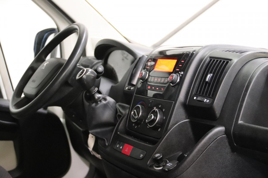 Peugeot Boxer L2H2 DUBBEL CABINE DC 7 personen IMPERIAAL Peugeot Boxer L2H2 DUBBEL CABINE 7 personen met IMPERIAAL