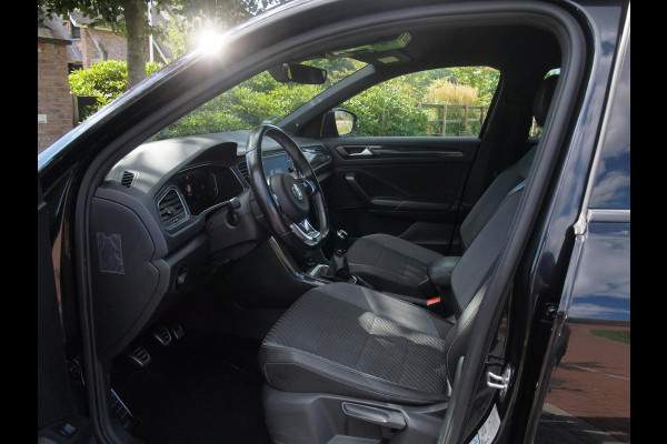 Volkswagen T-Roc 1.5 TSI R-Line | Camera | Trekhaak | Beats | Apple Carplay | ACC |