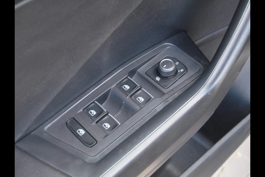 Volkswagen T-Roc 1.5 TSI R-Line | Camera | Trekhaak | Beats | Apple Carplay | ACC |