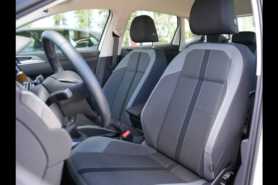 Volkswagen Polo 1.0 TSI Highline | Cruise Control Adaptief | Draadloze Telefoonlader | Apple Carplay/ Android Auto |