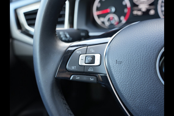 Volkswagen Polo 1.0 TSI Highline | Cruise Control Adaptief | Draadloze Telefoonlader | Apple Carplay/ Android Auto |