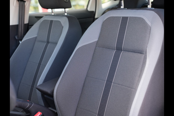 Volkswagen Polo 1.0 TSI Highline | Cruise Control Adaptief | Draadloze Telefoonlader | Apple Carplay/ Android Auto |