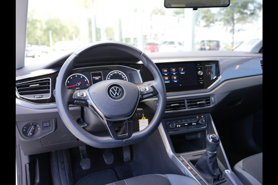 Volkswagen Polo 1.0 TSI Highline | Cruise Control Adaptief | Draadloze Telefoonlader | Apple Carplay/ Android Auto |