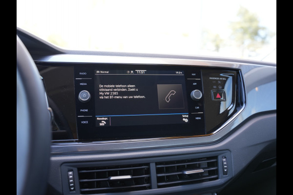 Volkswagen Polo 1.0 TSI Highline | Cruise Control Adaptief | Draadloze Telefoonlader | Apple Carplay/ Android Auto |