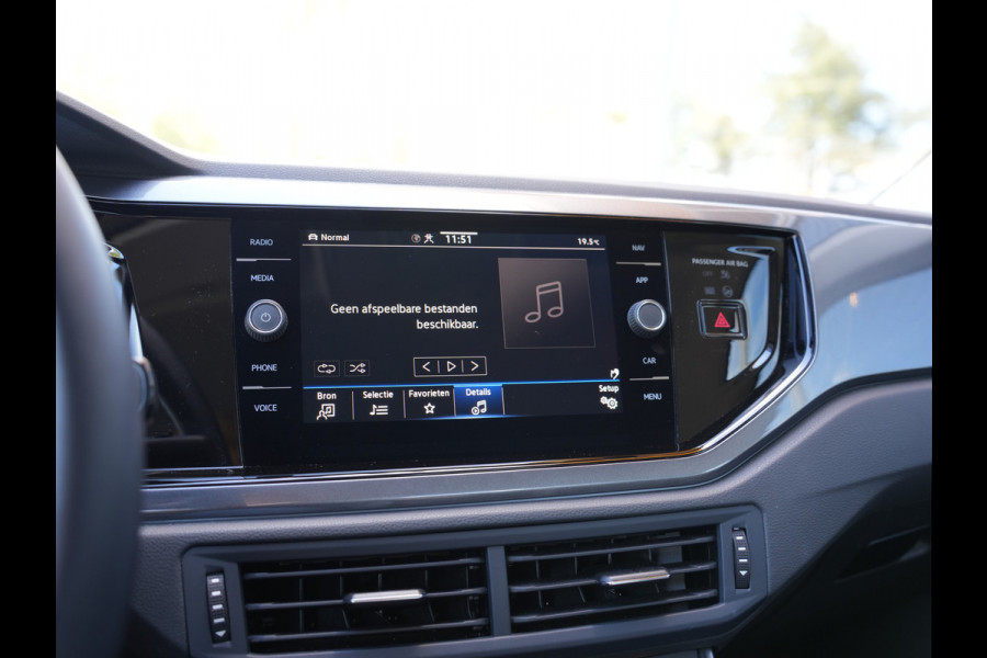 Volkswagen Polo 1.0 TSI Highline | Cruise Control Adaptief | Draadloze Telefoonlader | Apple Carplay/ Android Auto |