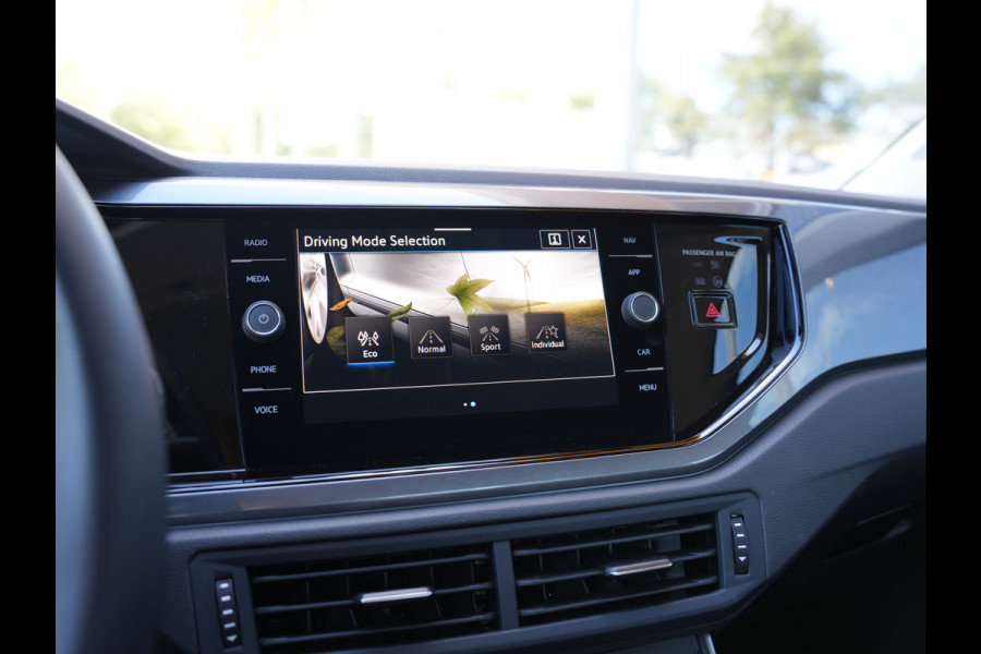 Volkswagen Polo 1.0 TSI Highline | Cruise Control Adaptief | Draadloze Telefoonlader | Apple Carplay/ Android Auto |