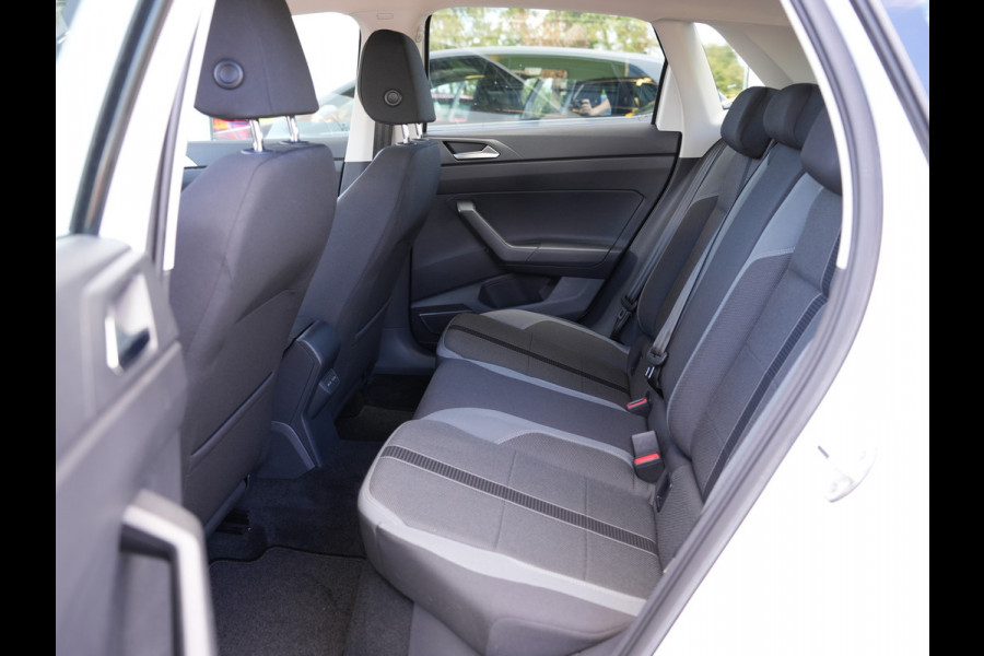 Volkswagen Polo 1.0 TSI Highline | Cruise Control Adaptief | Draadloze Telefoonlader | Apple Carplay/ Android Auto |