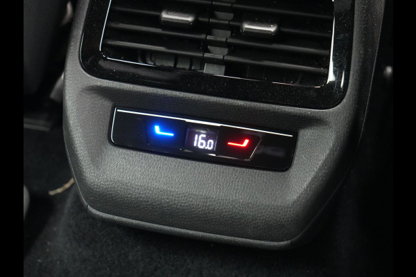 Volkswagen ID.4 Pro 77 kWh 204pk Dealer O.H. | Adaptive Cruise | 360 Camera | Alcantara Sportstoelen & Stuur Verwarmd | Keyless | Blis | Sfeerverlichting | Apple Carplay | Navigatie | DAB | 21"L.M |