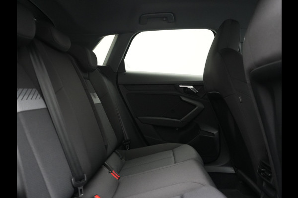 Audi A3 Sportback 45 TFSI e S Line PHEV 245pk Dealer O.H. | Adaptive Cruise | Camera | Sportstoelen Verwarmd | Apple Carplay | Blis | Navigatie | DAB | Virtual | 18" L.M