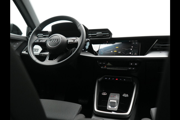 Audi A3 Sportback 45 TFSI e S Line PHEV 245pk Dealer O.H. | Adaptive Cruise | Camera | Sportstoelen Verwarmd | Apple Carplay | Blis | Navigatie | DAB | Virtual | 18" L.M