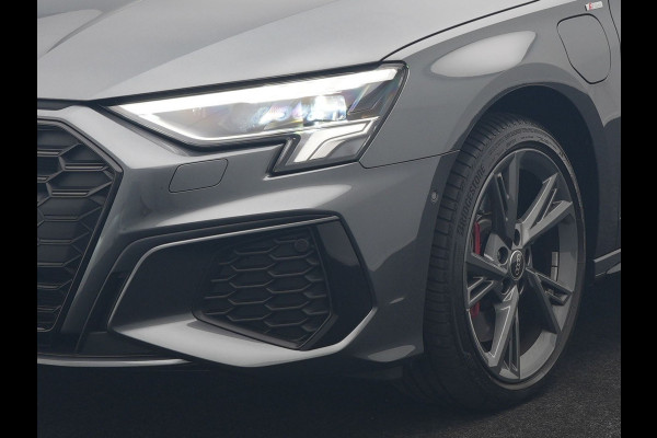 Audi A3 Sportback 45 TFSI e S Line PHEV 245pk Dealer O.H. | Adaptive Cruise | Camera | Sportstoelen Verwarmd | Apple Carplay | Blis | Navigatie | DAB | Virtual | 18" L.M