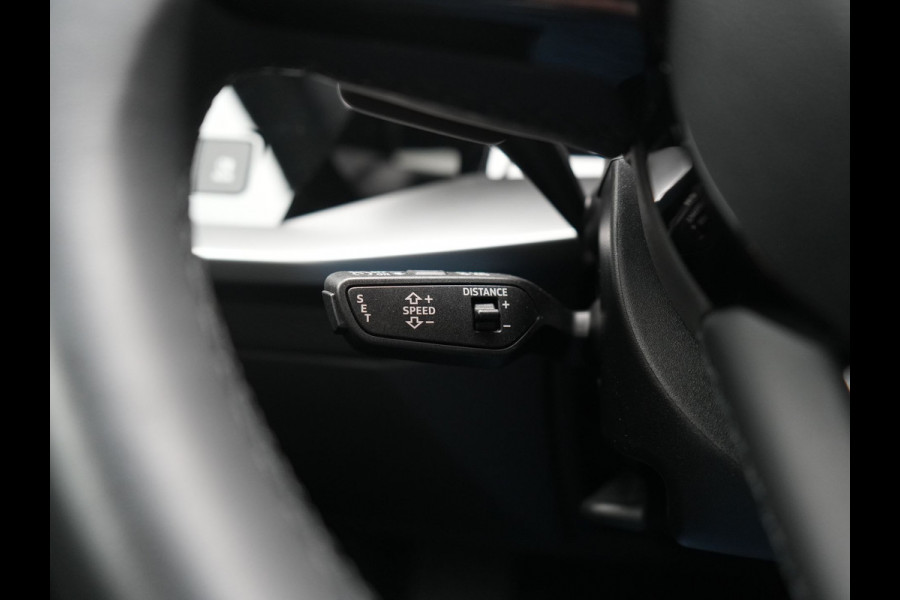Audi A3 Sportback 45 TFSI e S Line PHEV 245pk Dealer O.H. | Adaptive Cruise | Camera | Sportstoelen Verwarmd | Apple Carplay | Blis | Navigatie | DAB | Virtual | 18" L.M