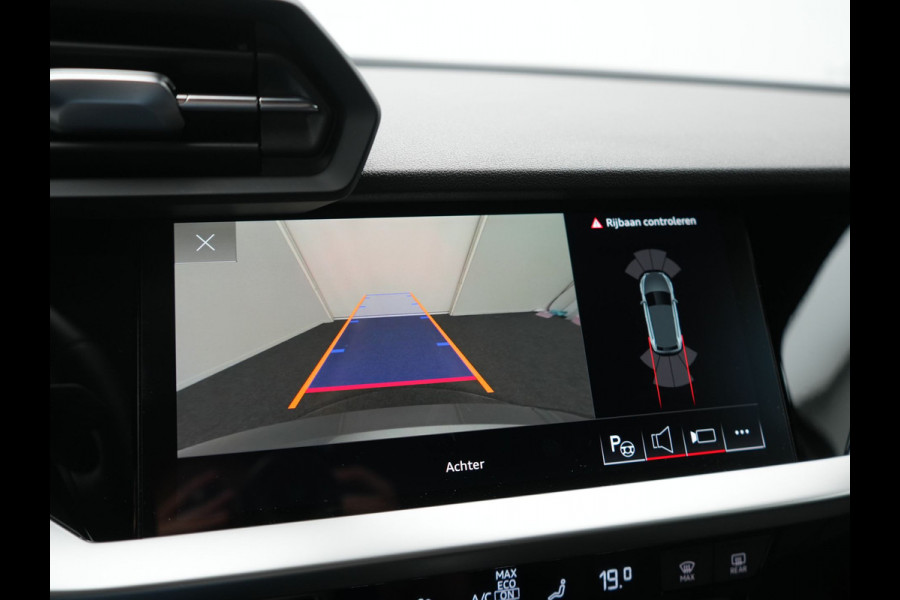 Audi A3 Sportback 45 TFSI e S Line PHEV 245pk Dealer O.H. | Adaptive Cruise | Camera | Sportstoelen Verwarmd | Apple Carplay | Blis | Navigatie | DAB | Virtual | 18" L.M