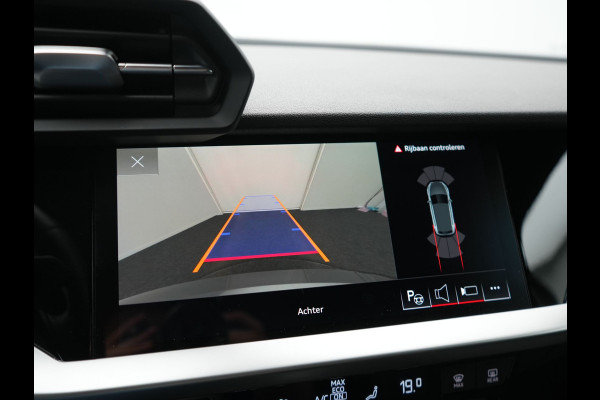 Audi A3 Sportback 45 TFSI e S Line PHEV 245pk Dealer O.H. | Adaptive Cruise | Camera | Sportstoelen Verwarmd | Apple Carplay | Blis | Navigatie | DAB | Virtual | 18" L.M