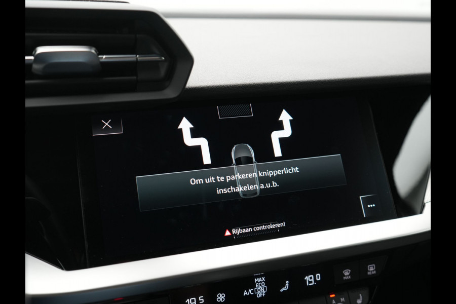 Audi A3 Sportback 45 TFSI e S Line PHEV 245pk Dealer O.H. | Adaptive Cruise | Camera | Sportstoelen Verwarmd | Apple Carplay | Blis | Navigatie | DAB | Virtual | 18" L.M