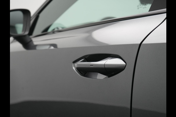 Audi A3 Sportback 45 TFSI e S Line PHEV 245pk Dealer O.H. | Adaptive Cruise | Camera | Sportstoelen Verwarmd | Apple Carplay | Blis | Navigatie | DAB | Virtual | 18" L.M