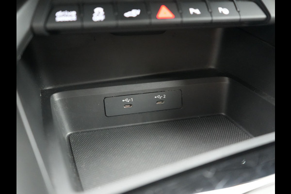 Audi A3 Sportback 45 TFSI e S Line PHEV 245pk Dealer O.H. | Adaptive Cruise | Camera | Sportstoelen Verwarmd | Apple Carplay | Blis | Navigatie | DAB | Virtual | 18" L.M