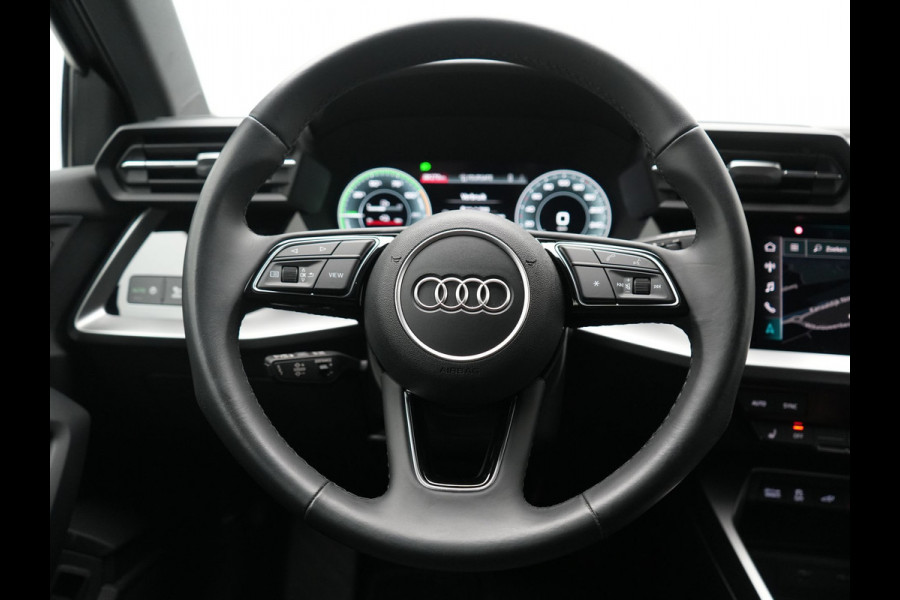Audi A3 Sportback 45 TFSI e S Line PHEV 245pk Dealer O.H. | Adaptive Cruise | Camera | Sportstoelen Verwarmd | Apple Carplay | Blis | Navigatie | DAB | Virtual | 18" L.M