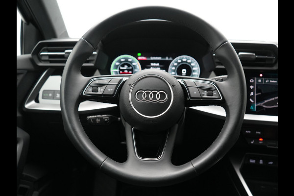 Audi A3 Sportback 45 TFSI e S Line PHEV 245pk Dealer O.H. | Adaptive Cruise | Camera | Sportstoelen Verwarmd | Apple Carplay | Blis | Navigatie | DAB | Virtual | 18" L.M