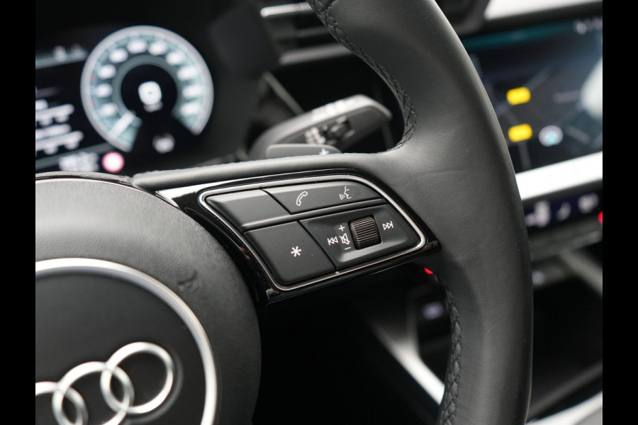 Audi A3 Sportback 45 TFSI e S Line PHEV 245pk Dealer O.H. | Adaptive Cruise | Camera | Sportstoelen Verwarmd | Apple Carplay | Blis | Navigatie | DAB | Virtual | 18" L.M