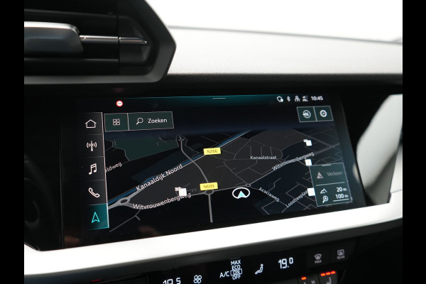 Audi A3 Sportback 45 TFSI e S Line PHEV 245pk Dealer O.H. | Adaptive Cruise | Camera | Sportstoelen Verwarmd | Apple Carplay | Blis | Navigatie | DAB | Virtual | 18" L.M