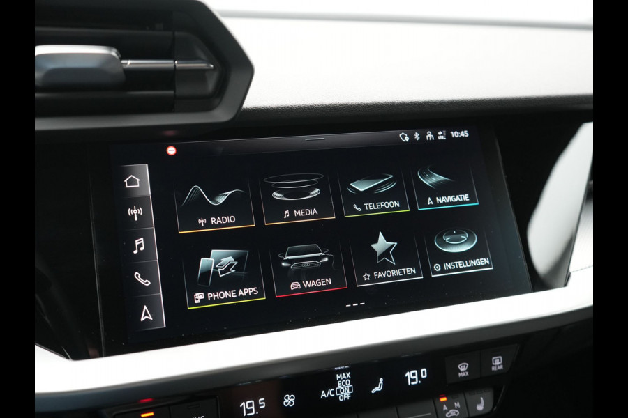 Audi A3 Sportback 45 TFSI e S Line PHEV 245pk Dealer O.H. | Adaptive Cruise | Camera | Sportstoelen Verwarmd | Apple Carplay | Blis | Navigatie | DAB | Virtual | 18" L.M