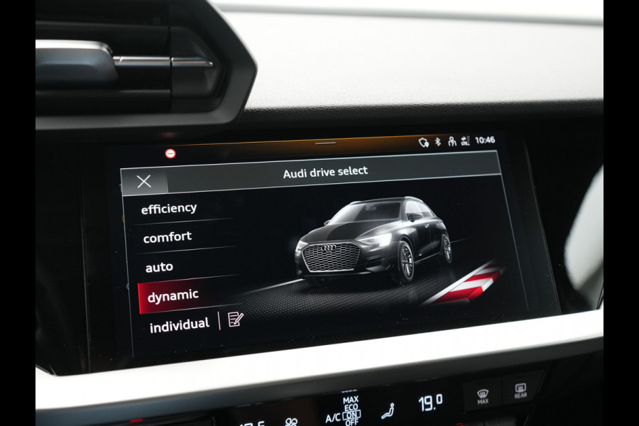 Audi A3 Sportback 45 TFSI e S Line PHEV 245pk Dealer O.H. | Adaptive Cruise | Camera | Sportstoelen Verwarmd | Apple Carplay | Blis | Navigatie | DAB | Virtual | 18" L.M