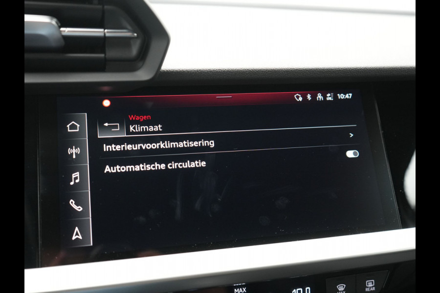 Audi A3 Sportback 45 TFSI e S Line PHEV 245pk Dealer O.H. | Adaptive Cruise | Camera | Sportstoelen Verwarmd | Apple Carplay | Blis | Navigatie | DAB | Virtual | 18" L.M