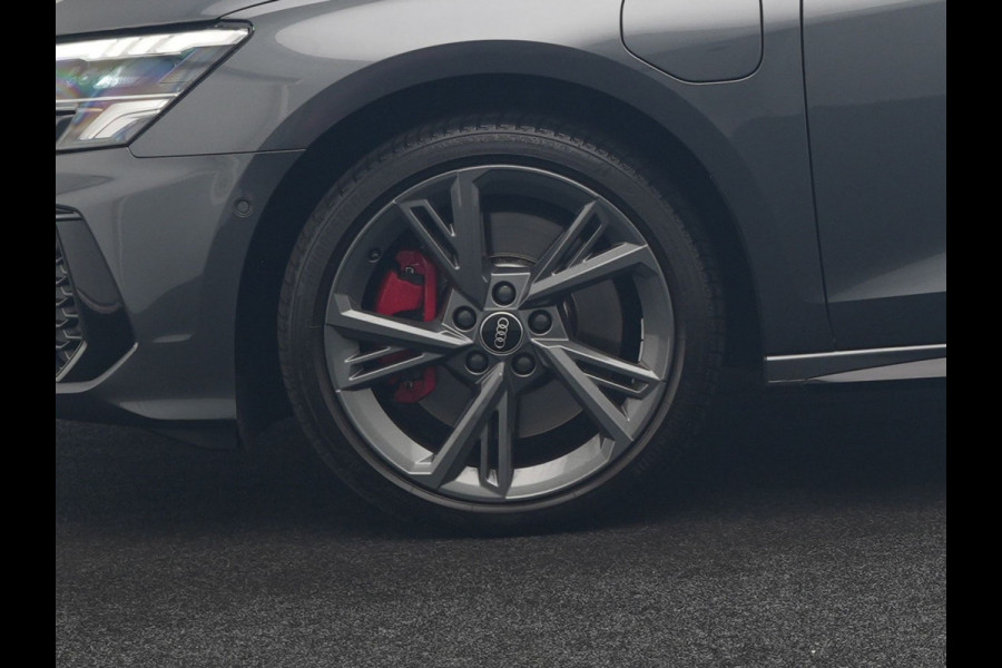 Audi A3 Sportback 45 TFSI e S Line PHEV 245pk Dealer O.H. | Adaptive Cruise | Camera | Sportstoelen Verwarmd | Apple Carplay | Blis | Navigatie | DAB | Virtual | 18" L.M