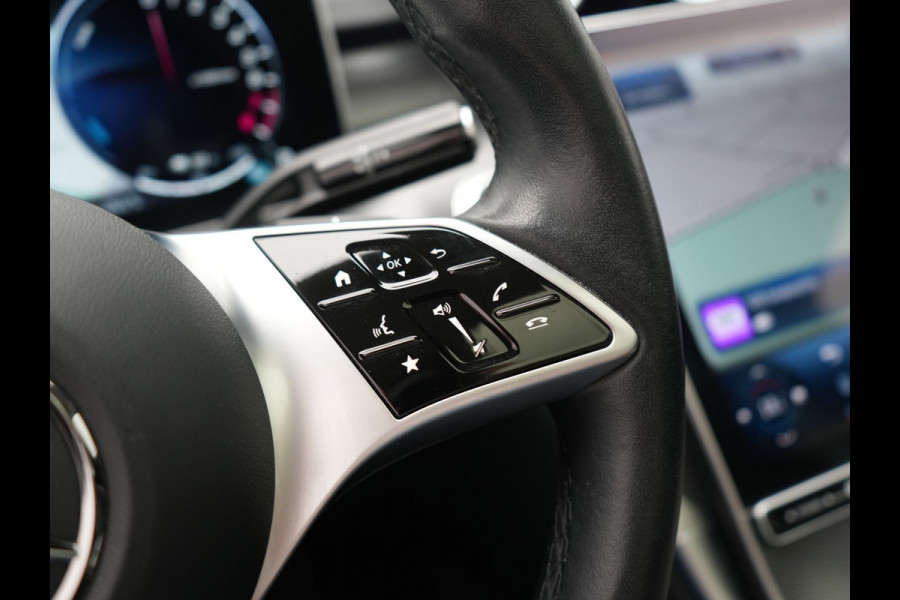Mercedes-Benz C-Klasse Estate 300 e Avantgarde 313pk Dealer O.H | Trekhaak Af Fabriek | Panodak | Adaptive Cruise | 360 Camera | Digital LED | Head Up | Lederen Sportstoelen Verwarmd | Keyless | Apple Carplay | Virtual | Sfeerverlichting | Navigatie | DAB
