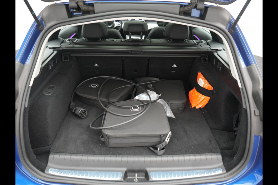 Mercedes-Benz C-Klasse Estate 300 e Avantgarde 313pk Dealer O.H | Trekhaak Af Fabriek | Panodak | Adaptive Cruise | 360 Camera | Digital LED | Head Up | Lederen Sportstoelen Verwarmd | Keyless | Apple Carplay | Virtual | Sfeerverlichting | Navigatie | DAB