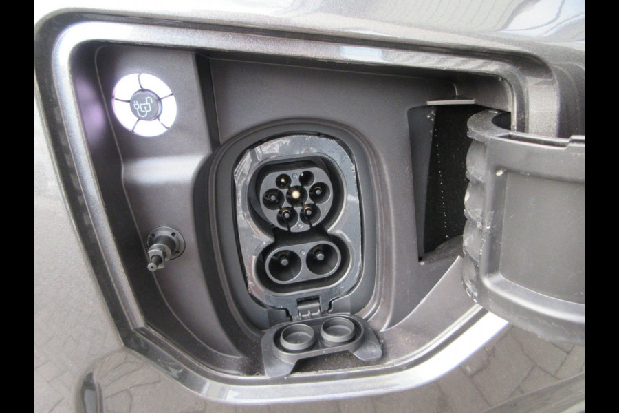 Ford E-Transit Cust. 340 L2 Limited, 71kWh, 218pk, Carplay, Camera, Stoelverwarming.