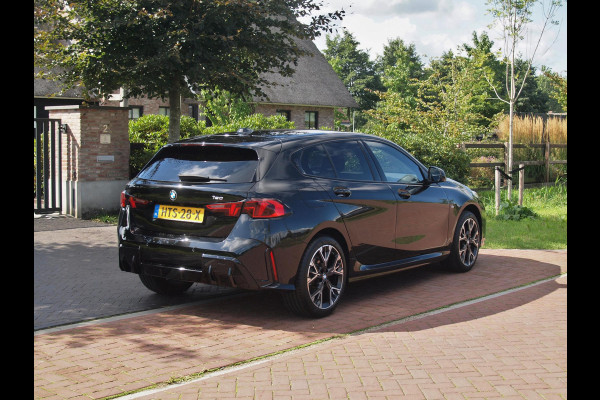 BMW 1-serie 120 M Sport Design Edition | M-Pakket | Camera | Apple Carplay | Sfeerverlichting | NL-Auto |