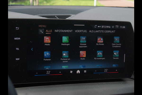 BMW 1-serie 120 M Sport Design Edition | M-Pakket | Camera | Apple Carplay | Sfeerverlichting | NL-Auto |
