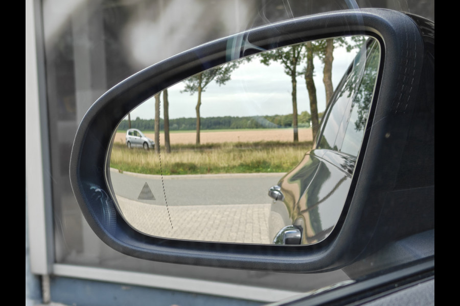Mercedes-Benz CLA-Klasse 250 E Premium Plus / 360 Camera / Pano / Adap. Cruise. / Keyless /