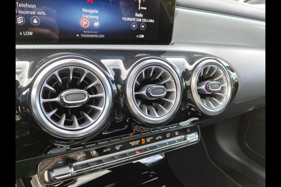 Mercedes-Benz CLA-Klasse 250 E Premium Plus / 360 Camera / Pano / Adap. Cruise. / Keyless /