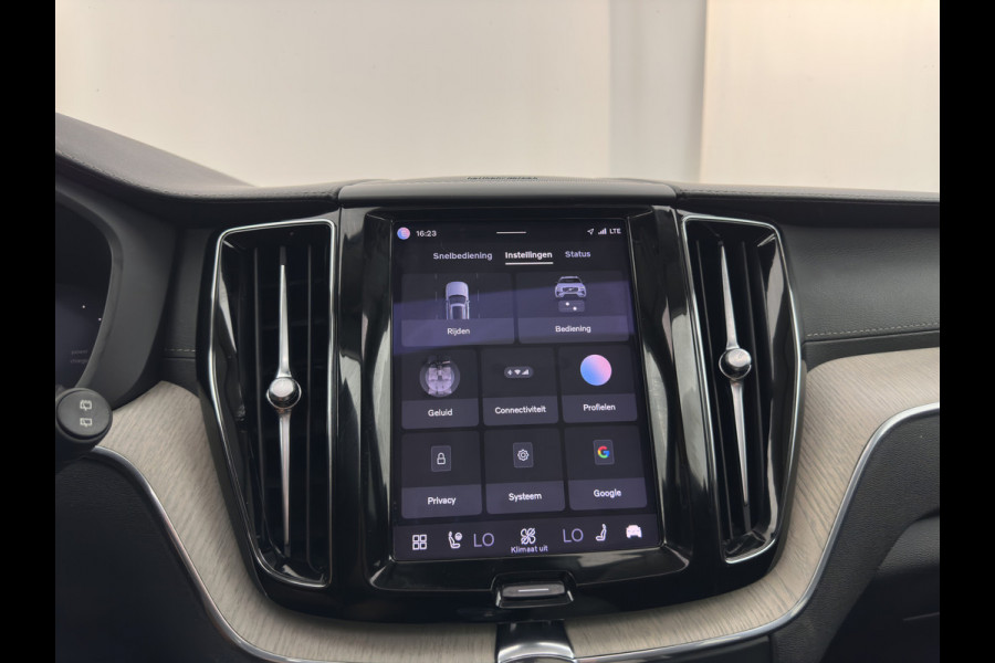 Volvo XC60 2.0 T8 AWD Inscription (Plug-In) *PANO | LEATHER | FULL-LED | MEMORY-PACK | HARMAN/KARDON-AUDIO | CAMERA | HEATED-CONTOURSEATS | DIGI-COCKPIT | NAVI-FULLMAP | PRIVACYGLASS | ECC | PDC | CRUISE | CARPLAY | TOWBAR | 19''ALU*