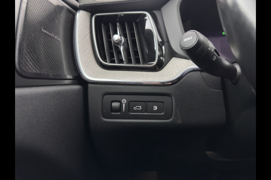 Volvo XC60 2.0 T8 AWD Inscription (Plug-In) *PANO | LEATHER | FULL-LED | MEMORY-PACK | HARMAN/KARDON-AUDIO | CAMERA | HEATED-CONTOURSEATS | DIGI-COCKPIT | NAVI-FULLMAP | PRIVACYGLASS | ECC | PDC | CRUISE | CARPLAY | TOWBAR | 19''ALU*