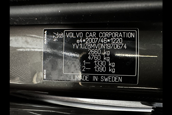 Volvo XC60 2.0 T8 AWD Inscription (Plug-In) *PANO | LEATHER | FULL-LED | MEMORY-PACK | HARMAN/KARDON-AUDIO | CAMERA | HEATED-CONTOURSEATS | DIGI-COCKPIT | NAVI-FULLMAP | PRIVACYGLASS | ECC | PDC | CRUISE | CARPLAY | TOWBAR | 19''ALU*