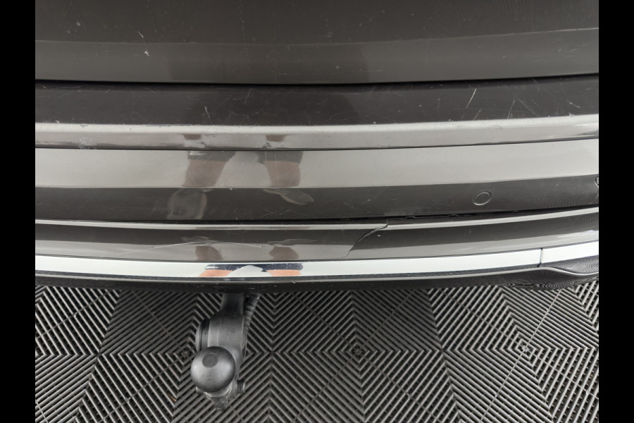 Volvo XC60 2.0 T8 AWD Inscription (Plug-In) *PANO | LEATHER | FULL-LED | MEMORY-PACK | HARMAN/KARDON-AUDIO | CAMERA | HEATED-CONTOURSEATS | DIGI-COCKPIT | NAVI-FULLMAP | PRIVACYGLASS | ECC | PDC | CRUISE | CARPLAY | TOWBAR | 19''ALU*