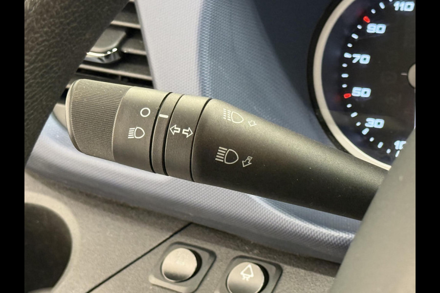 Iveco Daily 35C16V 2.3 352 L2H2 Automaat Dubbellucht Airco Cruise Control Parkeersensoren