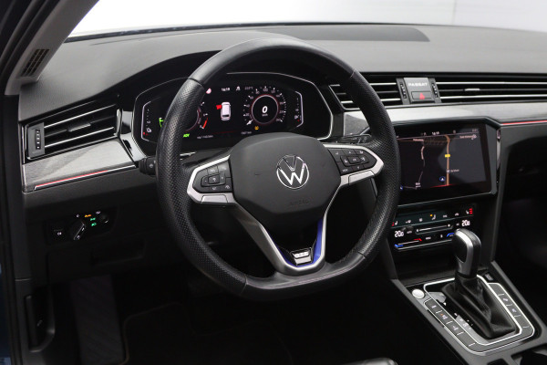 Volkswagen Passat Variant 218 PK 1.4 TSI PHEV GTE Business PHEV, Panoramadak, Trekhaak, Memory, Leder