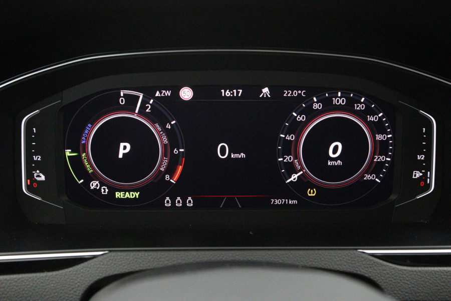 Volkswagen Passat Variant 218 PK 1.4 TSI PHEV GTE Business PHEV, Panoramadak, Trekhaak, Memory, Leder