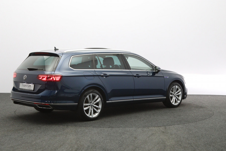 Volkswagen Passat Variant 218 PK 1.4 TSI PHEV GTE Business PHEV, Panoramadak, Trekhaak, Memory, Leder