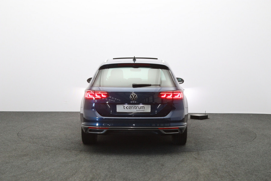 Volkswagen Passat Variant 218 PK 1.4 TSI PHEV GTE Business PHEV, Panoramadak, Trekhaak, Memory, Leder