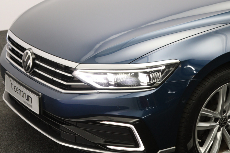 Volkswagen Passat Variant 218 PK 1.4 TSI PHEV GTE Business PHEV, Panoramadak, Trekhaak, Memory, Leder