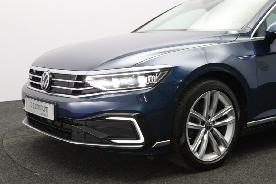 Volkswagen Passat Variant 218 PK 1.4 TSI PHEV GTE Business PHEV, Panoramadak, Trekhaak, Memory, Leder