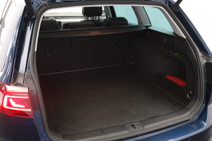 Volkswagen Passat Variant 218 PK 1.4 TSI PHEV GTE Business PHEV, Panoramadak, Trekhaak, Memory, Leder