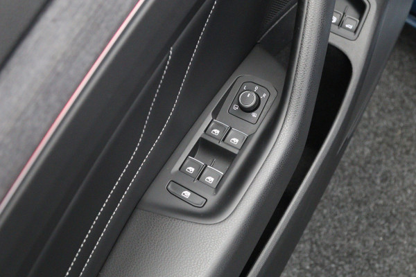 Volkswagen Passat Variant 218 PK 1.4 TSI PHEV GTE Business PHEV, Panoramadak, Trekhaak, Memory, Leder