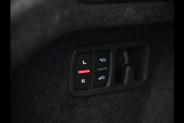 Audi Q8 60 TFSI e quattro Pro Line S Competition | Panoramadak | Stoelmassage + Ventilatie | 360 Camera | B&O | Adaptive Cruise | Luchtvering | Ambiance Interieur | Stoelverwarming V+A | Memory Seat | Trekhaak |